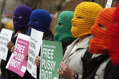 Una protesta en apoyo a las Pussy Riot en Santiago (Chile).