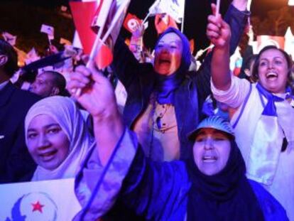 Partidarias del partido Ennahda, el viernes en Túnez