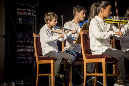 'La Música del Reciclaje' durante el concierto que ofrecieron en el Teatro Real de Madrid las pasadas navidades.