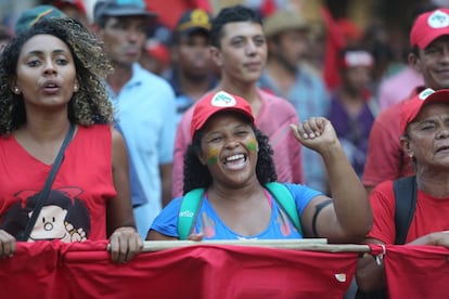 Manifestantes contra impeachment em Belo Horizonte.