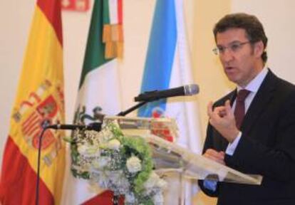 El presidente regional de Galicia, Alberto N?ez Feijo, durante su intervencin el sbado en el homenaje a Luis Pi?eiro, presidente del Centro Gallego de Mxico, una institucin que en 2011 cumpli un siglo desde su creacin.