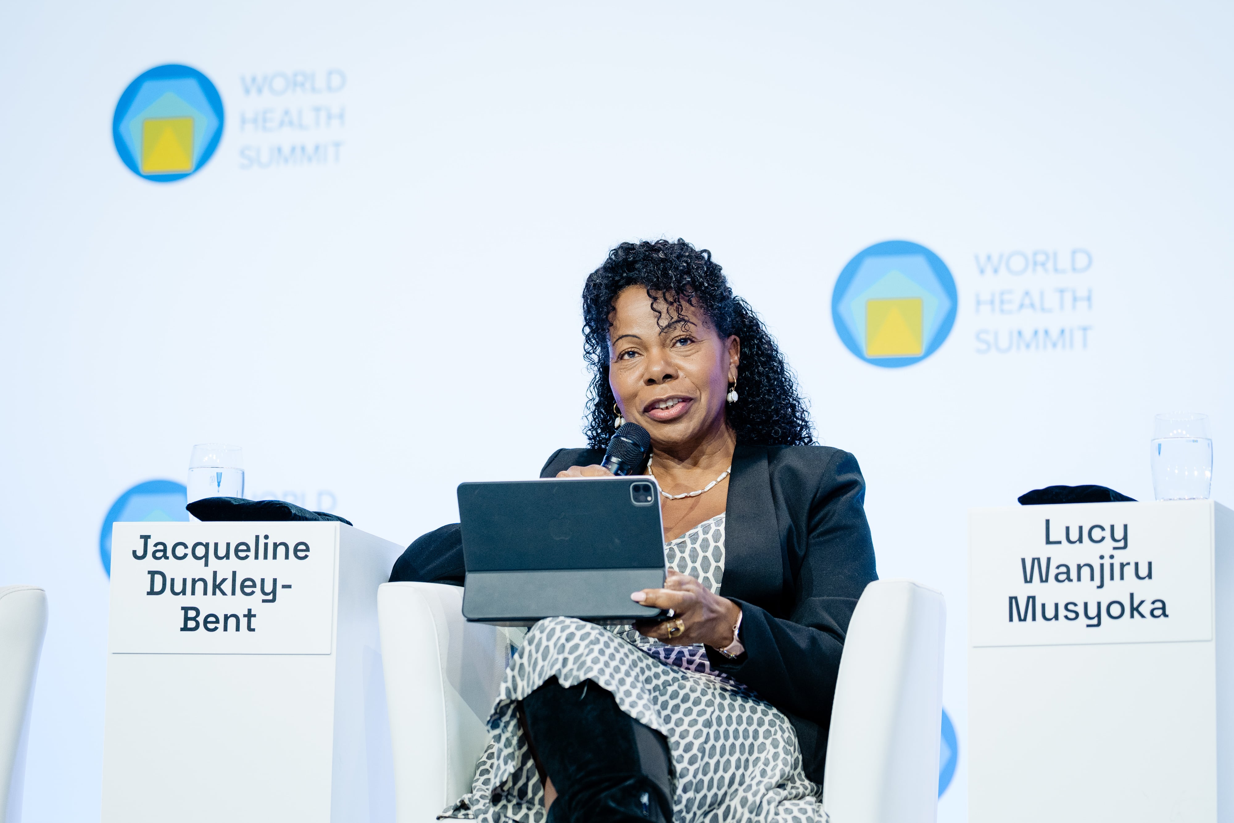 Jacqueline Dunkley-Bent, matrona: “Dos millones de bebés nacen muertos cada año en el mundo, uno cada 17 segundos”