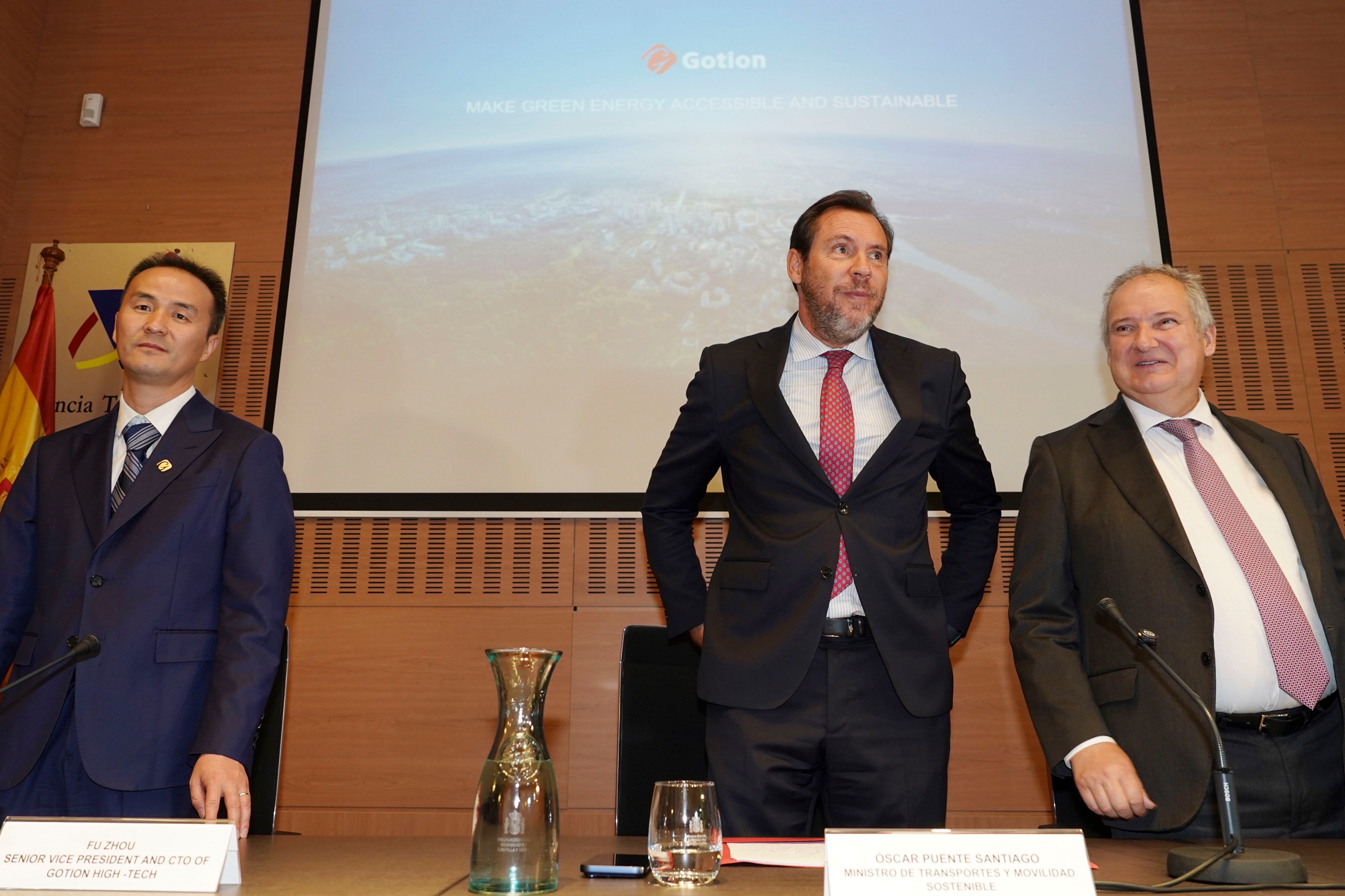 Puente y Hereu prevén que la nueva planta de baterías eléctricas en Valladolid arranque en 2027