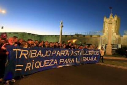 Operarios de los tres astilleros de Navantia en Cádiz en una manifestación. EFE/Archivo