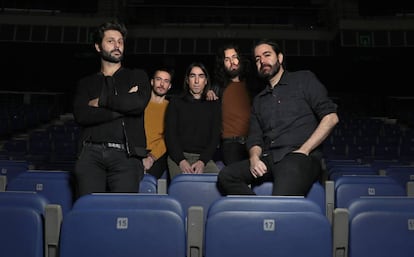 De izquierda a derecha: Jorge González, Pucho, David García 'Indio', Guille Galván y Juanma Latorre, miembros de Vetusta Morla, en el WiZink Center de Madrid.