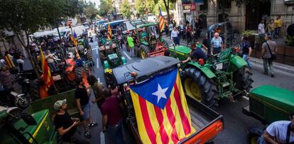 Tractors procedents de diferents punts de Catalunya són interceptats pels Mossos d'Esquadra.