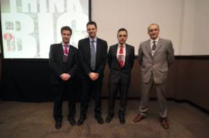 De Izquierda a derecha, los empresarios Mario Goffard, Mikel Artola, Rafael Aranzabal y David Castroviejo ,tras su participación en la Expo Manufactura 2014, el 5 de marzo de 2014 en las instalaciones de Cintermex en Monterrey, Mexico.