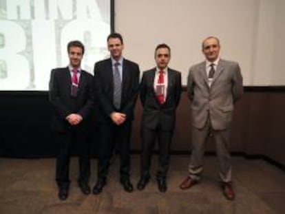 De Izquierda a derecha, los empresarios Mario Goffard, Mikel Artola, Rafael Aranzabal y David Castroviejo ,tras su participación en la Expo Manufactura 2014, el 5 de marzo de 2014 en las instalaciones de Cintermex en Monterrey, Mexico.