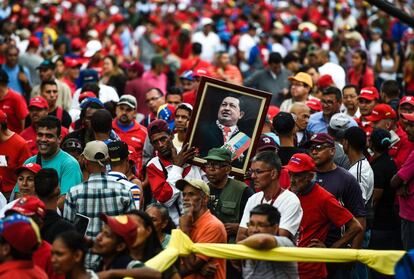 Simpatizantes de Nicolás Maduro nas ruas de Caracas.