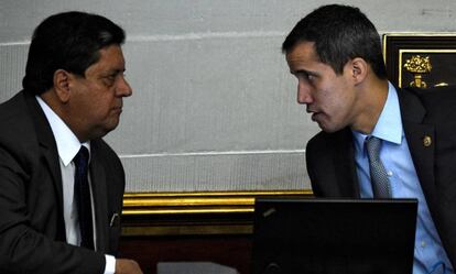 Édgar Zambrano, vicepresidente de la Asamblea Nacional, y Juan Guaidó. 