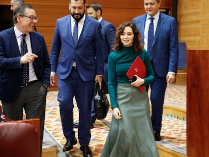 La presidenta de la Comunidad de Madrid, Isabel Díaz Ayuso al inicio del pleno celebrado este jueves en la Asamblea.