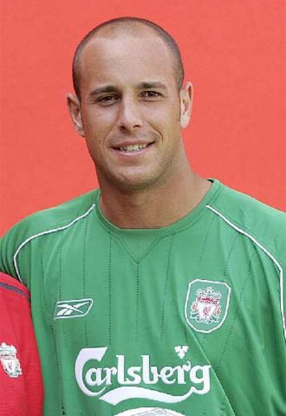 Reina, en su presentación con el Liverpool.