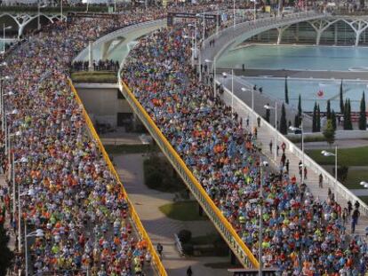 Imagen de la Maratón del año pasado en Valencia a su paso por la Ciutat de les Arts.