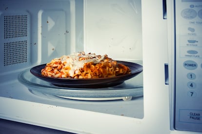 Calentar comida microondas