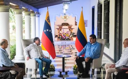 Reunión entre los presidentes Gustavo Petro y Nicolás Maduro, el canciller Álvaro Leyva y el presidente de la Asamblea de Venezuela, Jorge Rodríguez, en Caracas, el 23 de marzo de 2023.