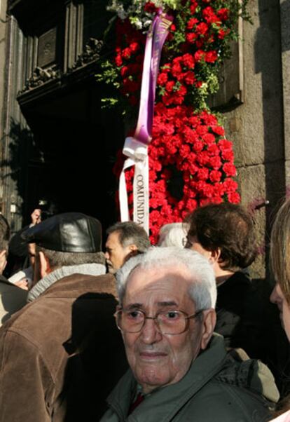 El histórico lider sindicalista Marcelino Camacho en la ofrenda floral a los abogados laboralistas de la calle Atocha.