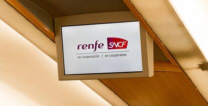 Indicativo de la empresa conjunta de Renfe y SNCF en un tren AVE.