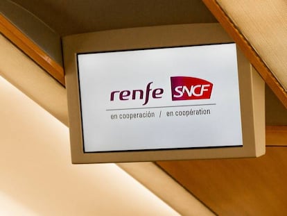 Indicativo de la empresa conjunta de Renfe y SNCF en un tren AVE.