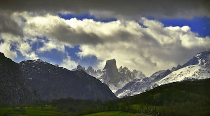 El Picu Urriellu o Naranjo de Bulnes, en la vertiente asturiana de Picos de Europa.