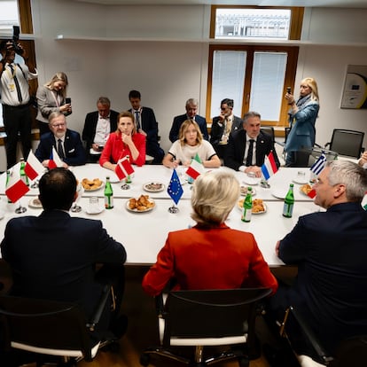 Bruxelles, 17/10/2024 - Il Presidente del Consiglio, Giorgia Meloni, partecipa alla riunione informale sul tema delle migrazioni con i Paesi interessati prima dell'inizio dei lavori del Consiglio europeo. / Gobierno de Italia