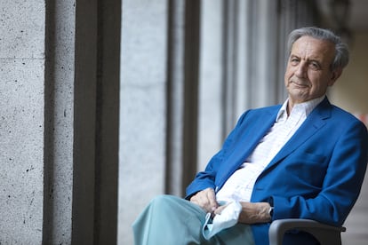 El doctor Antonio Burgueño en una foto de junio de 2020 cerca del parque del Retiro, en Madrid.