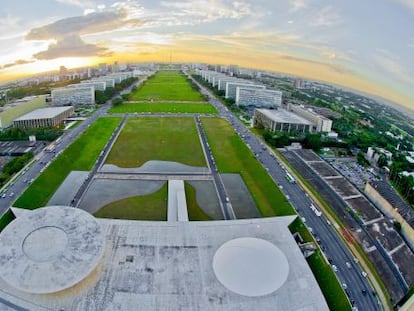 Esplanada dos Minist&eacute;rios vista do alto do Congresso Nacional.