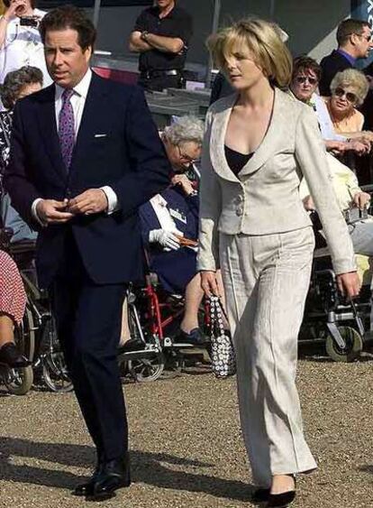 Lord Linley, con su esposa Serena.
