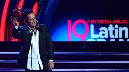 O cantor e compositor uruguaio Jorge Drexler no Grammy Latino.