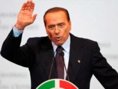 Berlusconi pronuncia un discurso durante un foro sobre comercio extranjero en Roma