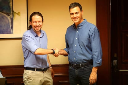 Pablo Iglesias i Pedro Sánchez, durant una reunió.