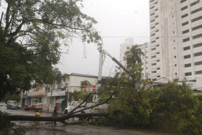 Los fuertes vientos han causado diversos destrozos en Acapulco, México