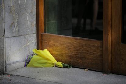 L'adolescent ha estat trobada al domicili de l'arrestat amb signes d'haver estat apunyalada i ofegada.