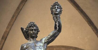 La estatua original de 'Perseo con la cabeza de Medusa' en Florencia del artista italiano Benvenuto Cellini