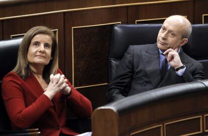 La ministra de Empleo, Fátima Báñez, y el ministro de Educación, José Ignacio Wert.