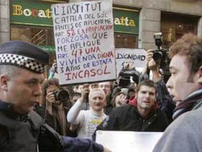 El Ayuntamiento de Barcelona impide un acto de protesta del movimiento francés Los Hijos del Quijote