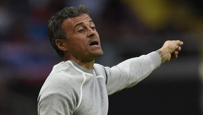 Luis Enrique, durante el pasado encuentro contra el Liverpool en Estocolmo. 