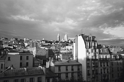 El libro es un homenaje a París y a sus mujeres.