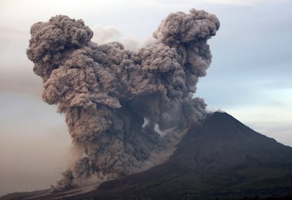 O monte Sinabung em janeiro de 2014.