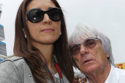 Ecclestone, con Fabiana Flosi, su esposa actual.
