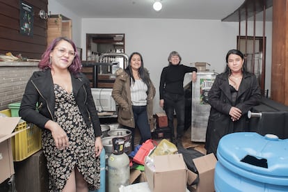 Karen Pineda, Manuela Marín, Doris Suárez y Yira Rivera, cuatro de las autoras del libro 'Naturaleza común', relatos de no ficción de excombatientes de las FARC