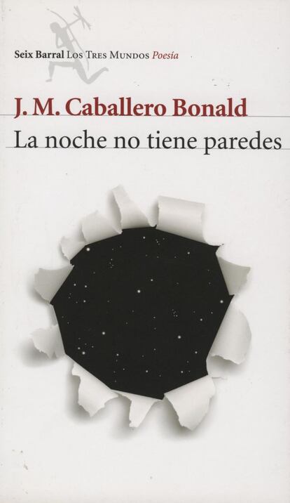 LUIS MUÑOZ: "El punto de vista de los poemas de José Manuel Caballero Bonald está tan cerca de los temas que trata, que muchas veces se localiza dentro de ellos. Ya sea para escribir sobre un domingo, Virgilio, el cuerpo del amor o una casa en la playa, parece sumergirse en sus objetivos como con una lupa tratando de constatar los pasos mínimos, los itinerarios secretos, las conexiones de lo real. Claro es que lo hace desde una falta de complacencia, desde una especie de sospecha -empezando consigo mismo-, que sus escritos respiran una incomodidad inquietante y una rara belleza. El suyo es también el camino difícil que no disimula las marcas de la dificultad. Activa mecanismos, lanza focos de luz, retuerce, entresaca, desvela.Un libro, 'La noche no tiene paredes'