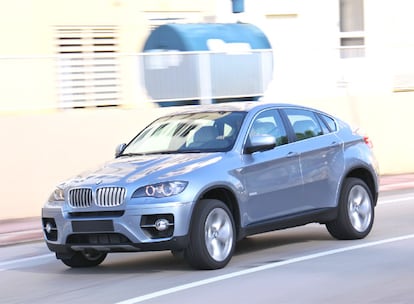 El X6 Activehybrid mantiene la línea de estilo cupé y las cuatro plazas de los X6.