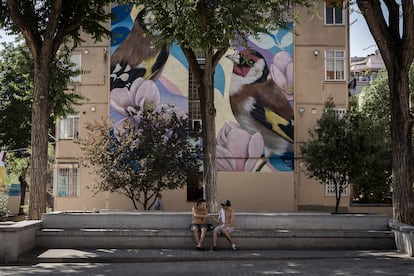 La plaça Blocs Florida de L'Hospitalet, el lloc on va créixer i de referencia pel raper Morad. ALBERT GARCIA