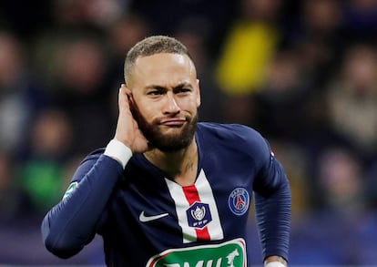 Neymar celebra un gol al Olympique Lyon en la Copa.