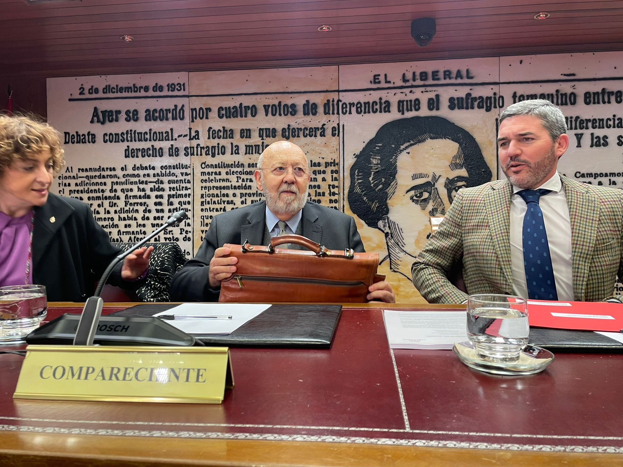 Tezanos, en la comisión de investigación sobre el CIS en el Senado: “Soy independiente cuando hago los datos”