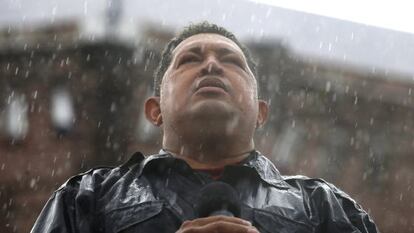 El presidente de Venezuela, Hugo Ch&aacute;vez, durante un mitin celebrado el pasado 4 de octubre en Caracas. 