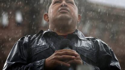 El presidente de Venezuela, Hugo Ch&aacute;vez, durante un mitin celebrado el pasado 4 de octubre en Caracas. 