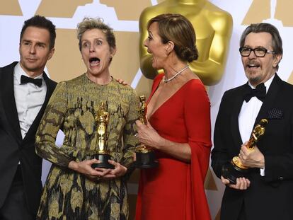 De izquierda a derecha, Sam Rockwell (mejor actor de reparto), Frances McDormand (mejor actriz), Allison Janney (mejor actriz de reparto) y Gary Oldman (mejor actor).