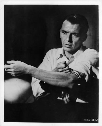 Frank Sinatra en 'El hombre del brazo de oro'.
