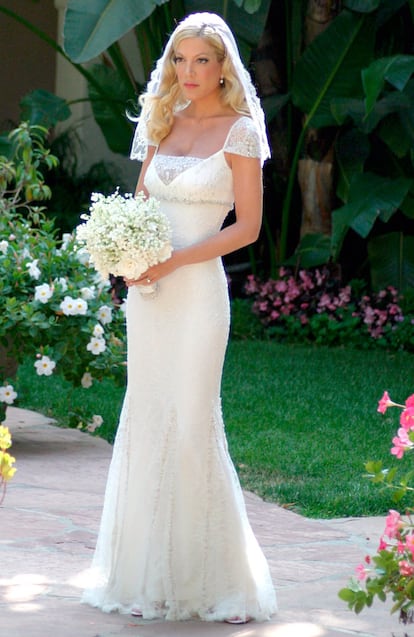 Tori Spelling se casó con Charlie Shanian en 2004, aunque se divorciaron un año después. Su vestido fue diseñado por Badgley Mischka y tuvo un precio de 50.000 dólares.